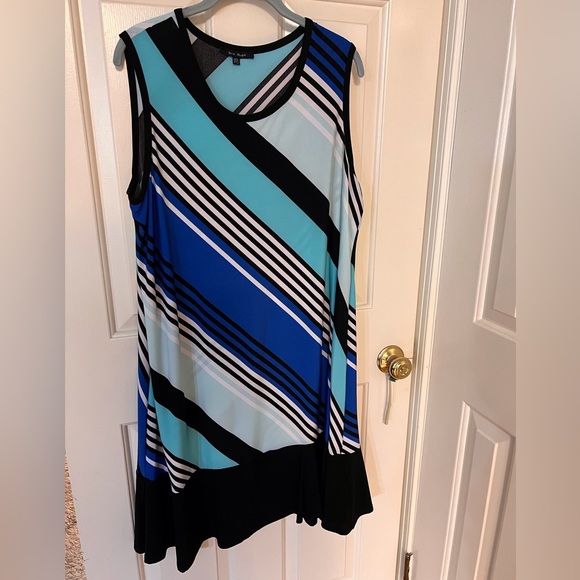 NWOT Blu Sage 20W Sleeveless Dress - Picture 2 of 4